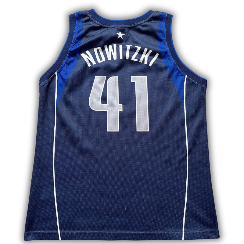 Dallas Mavericks 2001/2010 Away Nowitzki (L)