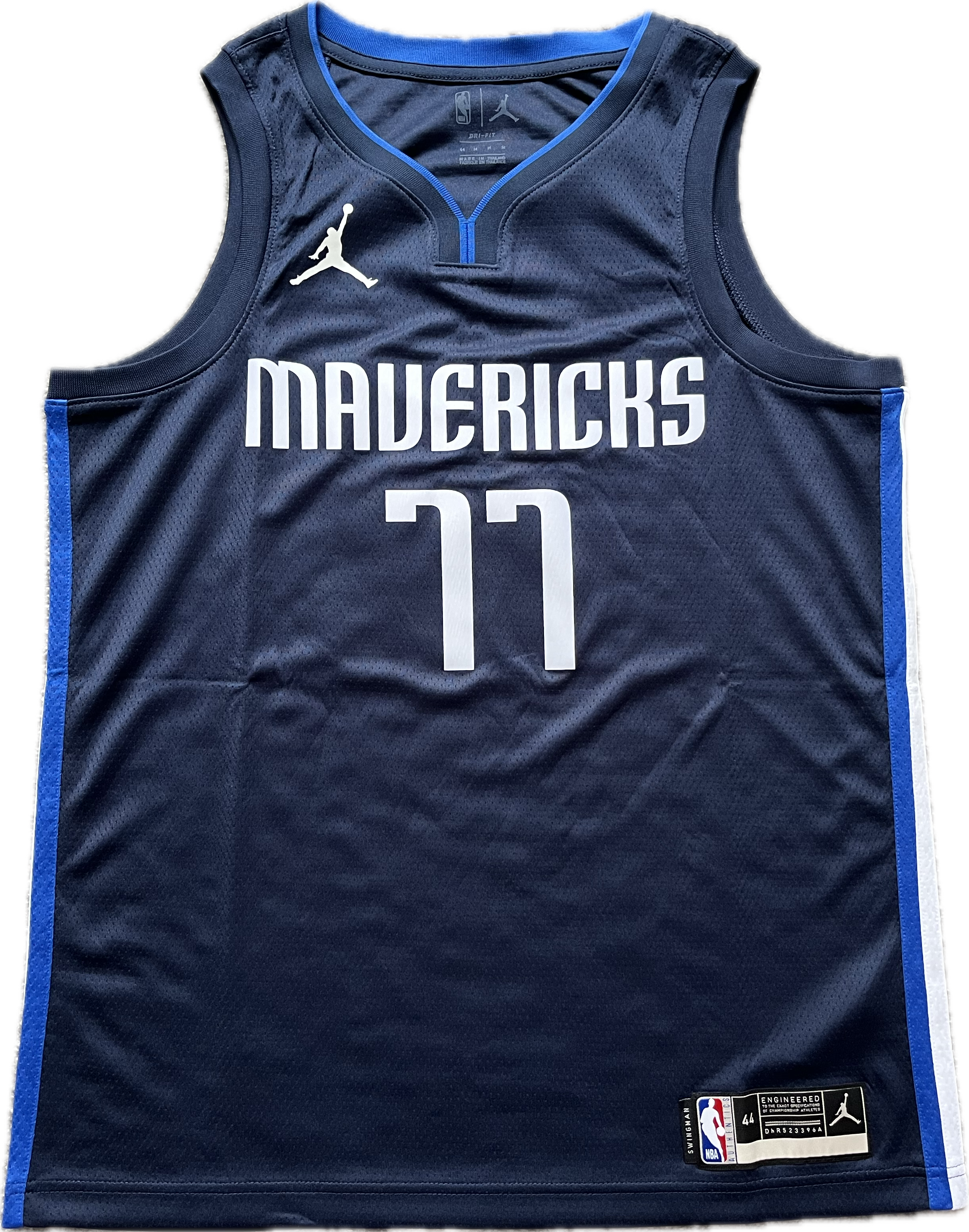 Dallas Mavericks 2020/2022 Away Doncic (M)