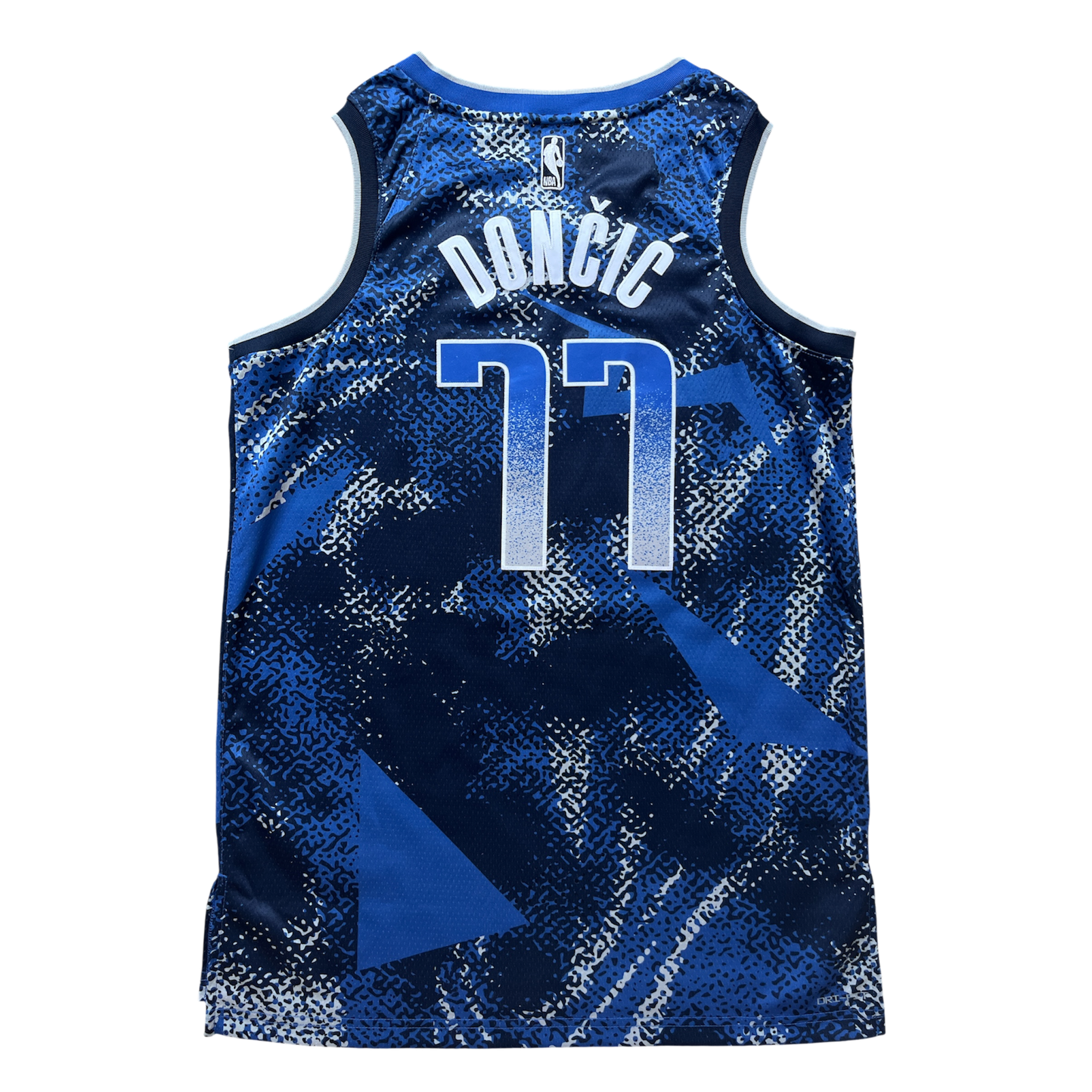 Dallas Mavericks 2023 Select Series Doncic (M)