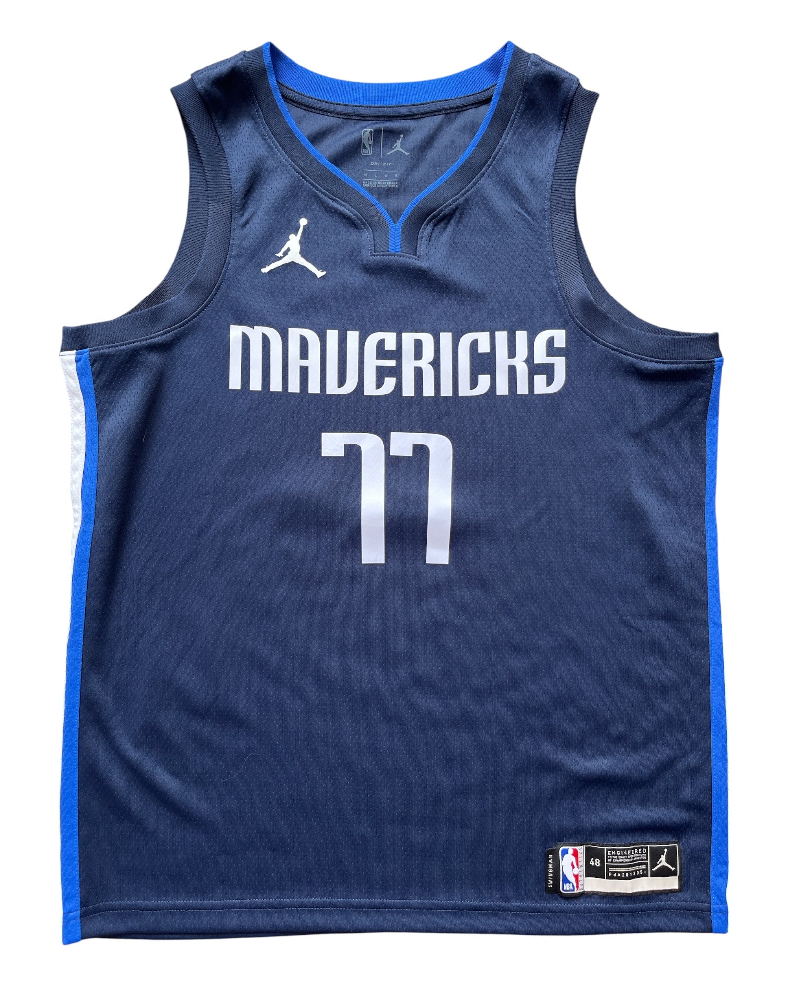 Dallas Mavericks 2020/2022 Away Doncic (L)