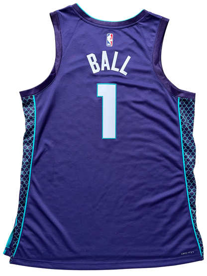 Charlotte Hornets 2022/2024 Away Ball (XL)