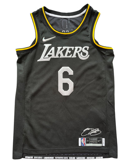 Los Angeles Lakers 2022 Select Series James (M)
