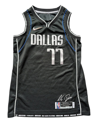 Dallas Mavericks 2022 Select Series Doncic (M) ROY