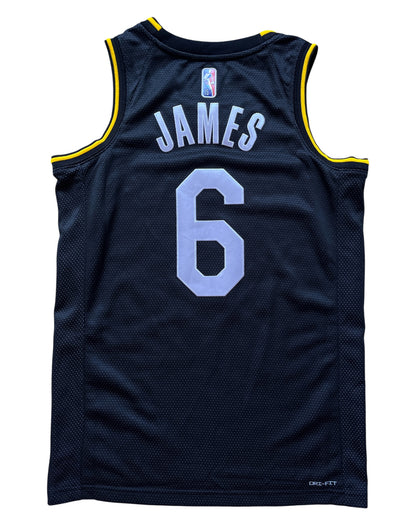 Los Angeles Lakers 2022 Select Series James (S)