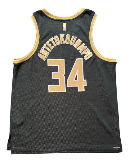 Milwaukee Bucks 2024 Select Series Giannis (2XL)